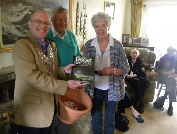 The Mayor Cllr Terry Wheeler drawing the last of the raffle tickets